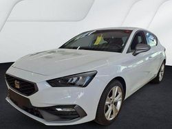 "nevada" weiss Gebraucht 2025 Seat Leon FR Limousine | 29.990 € (Fairer Preis)