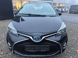 Schwarz Gebraucht 2015 Toyota Yaris Hybrid Comfort Kleinwagen | 8.990 € (Superpreis)
