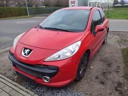 Rot Gebraucht 2007 Peugeot 207 Limousine | 1.100 € (Guter Preis)
