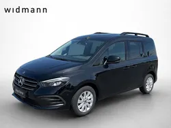 Loparitschwarz metallic Gebraucht 2024 Mercedes 180 Progressive Limousine | 31.892 € (Etwas zu teuer)