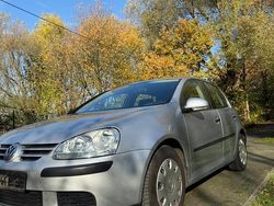 Silber Gebraucht 2004 VW Golf V Kleinwagen | 2.700 € (Fairer Preis)