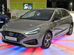 Grau Gebraucht 2020 Hyundai i30 Intro Edition Limousine | 15.750 € (Etwas zu teuer)