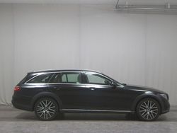 Schwarz Gebraucht 2019 Mercedes E220 Avantgarde Kombi | 19.480 € (Superpreis)