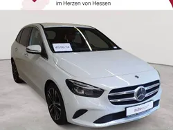 Weiß Gebraucht 2020 Mercedes B200 Edition 1 Van / Kleinbus | 20.589 € (Fairer Preis)