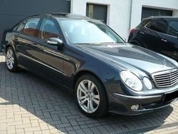 Grau Gebraucht 2003 Mercedes E320 Avantgarde Limousine | 2.700 € (Superpreis)