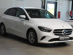 Weiß Gebraucht 2019 Mercedes B180 Style Van / Kleinbus | 21.990 € (Fairer Preis)