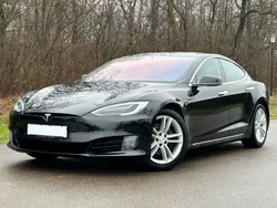 Solid black Gebraucht 2017 Tesla Model S Limousine | 25.890 € (Fairer Preis)