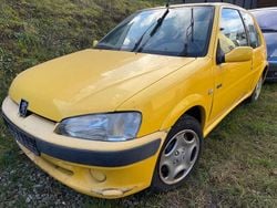 Gelb Gebraucht 2001 Peugeot 106 Style Kleinwagen | 699 € (Fairer Preis)