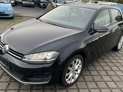 Schwarz Gebraucht 2016 VW Golf VII Highline Limousine | 12.250 € (Fairer Preis)