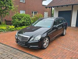 Schwarz Gebraucht 2011 Mercedes E200 Avantgarde Kombi | 5.990 € (Fairer Preis)
