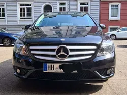 Schwarz Gebraucht 2014 Mercedes B180 Van / Kleinbus | 12.000 € (Guter Preis)