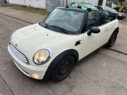 Weiß Gebraucht 2010 Mini One Cabriolet Cabrio | 5.590 € (Fairer Preis)