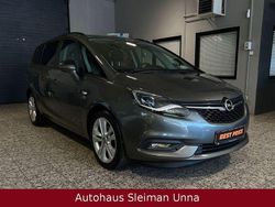 Grau Gebraucht 2016 Opel Zafira Active Van / Kleinbus | 12.790 € (Fairer Preis)