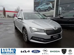 Brilliantsilber Gebraucht 2022 Skoda Superb Style Kombi | 39.940 €