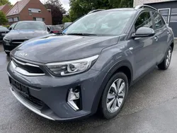 Grau Gebraucht 2022 Kia Stonic SUV | 18.500 € (Fairer Preis)