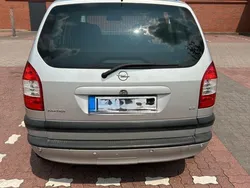 Gebraucht 2003 Opel Zafira Van / Kleinbus | 2.750 € (Etwas zu teuer)