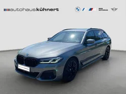 Skyscraper grau metallic Gebraucht 2023 BMW 520 M Sport Kombi | 42.685 € (Etwas zu teuer)
