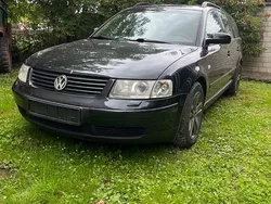 Schwarz Gebraucht 2000 VW Passat Kombi | 1.990 € (Guter Preis)