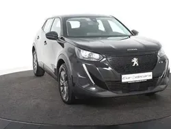 Schwarz Gebraucht 2020 Peugeot 2008 Active SUV | 15.900 € (Fairer Preis)