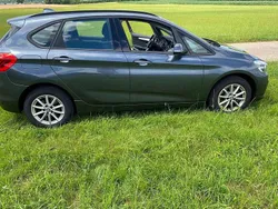 Grau Gebraucht 2018 BMW 218 Active Tourer Advantage Van / Kleinbus | 15.400 € (Guter Preis)