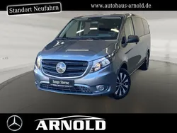 Grau (selenitgrau) Gebraucht 2023 Mercedes Vito Edition Van / Kleinbus | 59.800 €