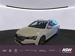 Moonweiss metallic Gebraucht 2021 Skoda Superb LAURIN & KLEMENT Kombi | 29.930 € (Fairer Preis)