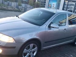 Grau Gebraucht 2008 Skoda Octavia Limousine | 3.700 € (Fairer Preis)