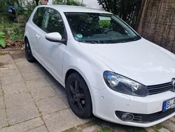 Weiß Gebraucht 2009 VW Golf VI Kleinwagen | 3.300 € (Teuer)