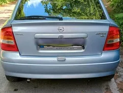 Grau Gebraucht 2001 Opel Astra Limousine | 1.000 €