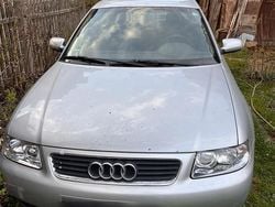Silber Gebraucht 2003 Audi A3 Kleinwagen | 650 €