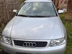 Silber Gebraucht 2003 Audi A3 Kleinwagen | 700 €