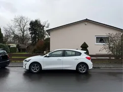 Weiß Gebraucht 2021 Ford Focus Trend Limousine | 9.999 € (Fairer Preis)