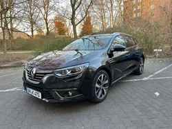 Schwarz Gebraucht 2016 Renault Mégane III Bose Edition Limousine | 9.990 € (Teuer)