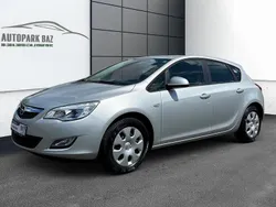 Silber Gebraucht 2011 Opel Astra Selection Limousine | 5.900 € (Fairer Preis)