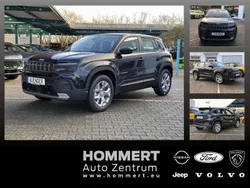 Solid black Neu 2024 Jeep Avenger Altitude SUV | 31.290 €