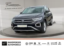 Schwarz (deep black perleffekt) Gebraucht 2022 VW T-Roc Style SUV | 26.890 € (Fairer Preis)