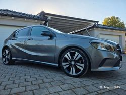 Grau Gebraucht 2016 Mercedes A180 Urban Limousine | 14.700 € (Fairer Preis)