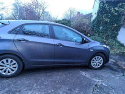 Grau Gebraucht 2014 Hyundai i30 Life Plus Limousine | 7.300 € (Fairer Preis)