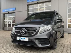 Grau Gebraucht 2022 Mercedes V300 Avantgarde Van / Kleinbus | 64.500 € (Teuer)