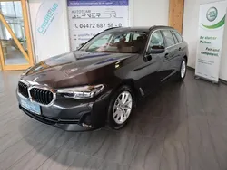 Grau Gebraucht 2022 BMW 520 Sport Line Kombi | 31.590 € (Superpreis)