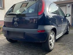 Blau Gebraucht 2003 Opel Corsa Kleinwagen | 630 € (Guter Preis)