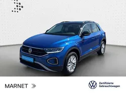 Ravennablau metallic/schwarz Gebraucht 2024 VW T-Roc Life SUV | 28.930 € (Guter Preis)