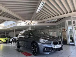 Mineralgrau metallic Gebraucht 2016 BMW 220 M Sport Van / Kleinbus | 19.950 € (Fairer Preis)