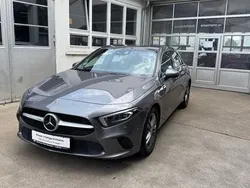 Grau Gebraucht 2018 Mercedes A200 Progressive Limousine | 22.950 € (Fairer Preis)