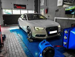 Weiß Gebraucht 2014 Audi A5 Ambiente Coupé | 12.899 €