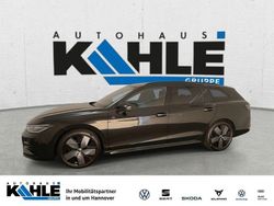 Grenadillschwarz metallic Gebraucht 2025 VW Passat R-line Kombi | 46.990 € (Etwas zu teuer)
