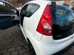 Weiß Gebraucht 2008 Peugeot 107 Filou Kleinwagen | 2.400 € (Etwas zu teuer)