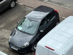 Grau Gebraucht 2009 Fiat Grande Punto Kleinwagen | 2.700 € (Fairer Preis)