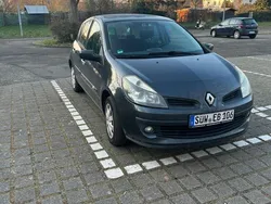 Andere außenfarben Gebraucht 2006 Renault Clio II Expression Limousine | 1.200 € (Guter Preis)
