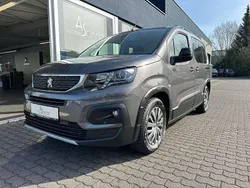 Platinum grau metallic Gebraucht 2023 Peugeot e-Rifter Allure Van / Kleinbus | 24.990 € (Etwas zu teuer)